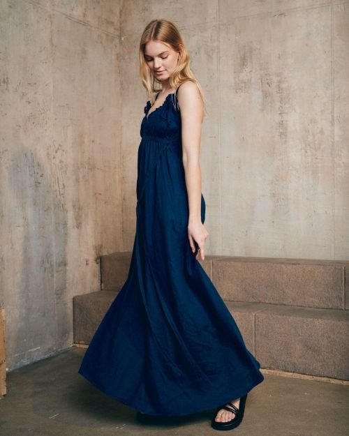 Mėlyna ilga romantiška suknelė