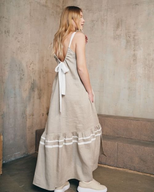 Ilga lininė suknelė su kaspinu