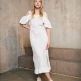 Balta lininė suknelė su raukiniais