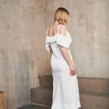 Balta lininė suknelė su raukiniais