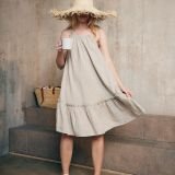 Patėjanti lininė trumpa suknelė