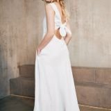 Balta dviejų dalių lininė suknelė