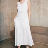 Balta dviejų dalių lininė suknelė