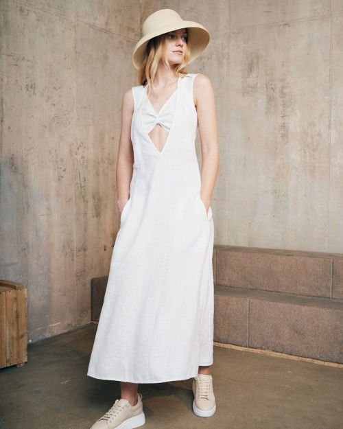 Balta dviejų dalių lininė suknelė