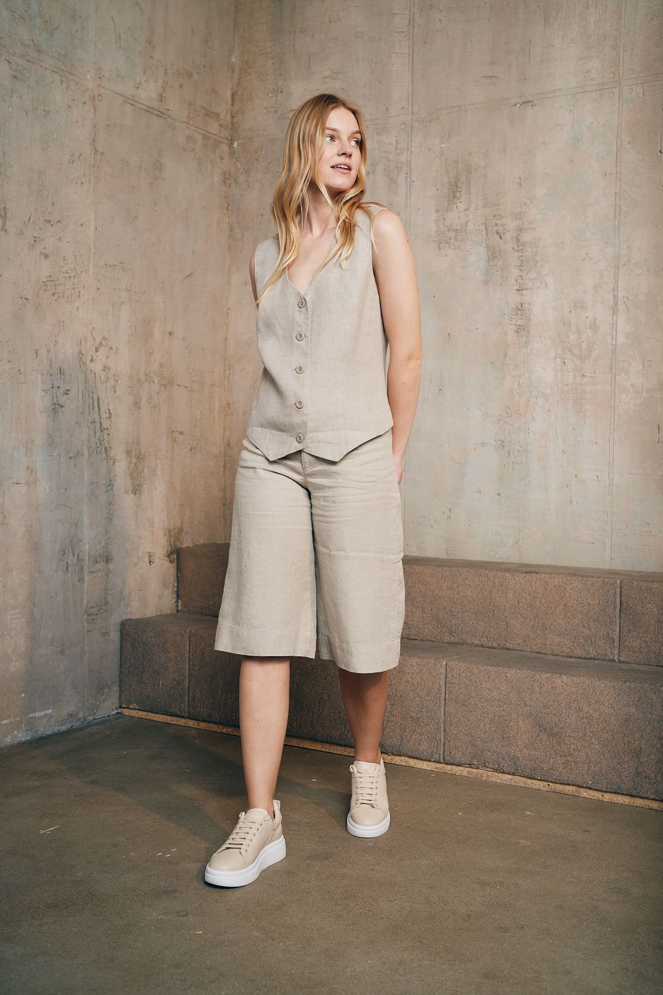 Midi laisvi lininiai šortai