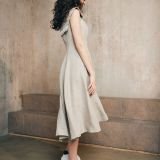 Įliemenuota midi suknelė