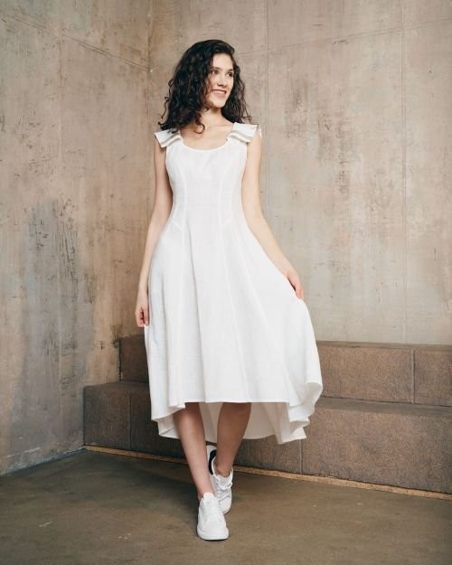 Balta marinistinė lininė suknelė