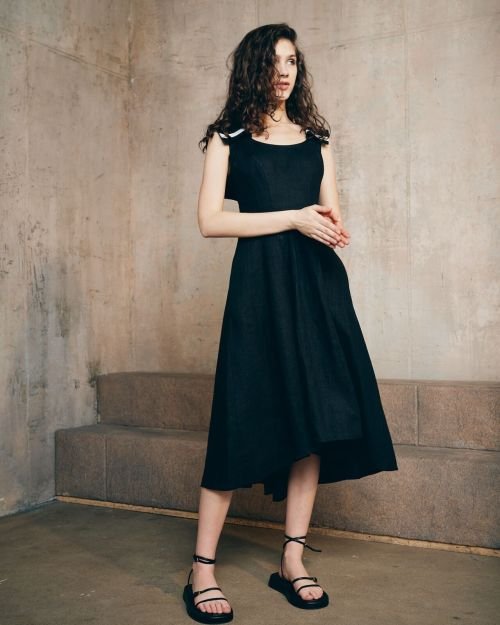 Juoda marinistinė lininė suknelė