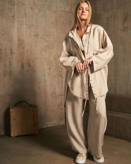 Laisvi oversize marškiniai in Dydis 38 and Spalva Natūrali