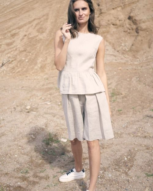 Laisvo silueto lininiai šortai