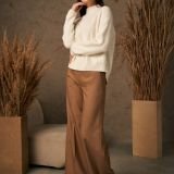 Baltas kašmyro megztukas