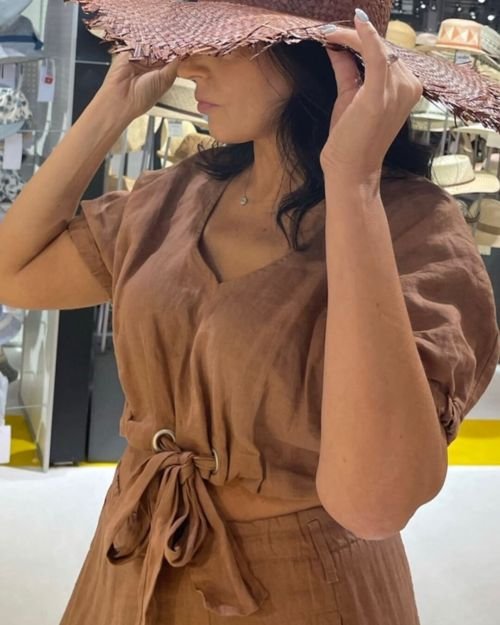 Ilgas platėjantis lininis sijonas in Dydis 40 and Spalva Gintaro