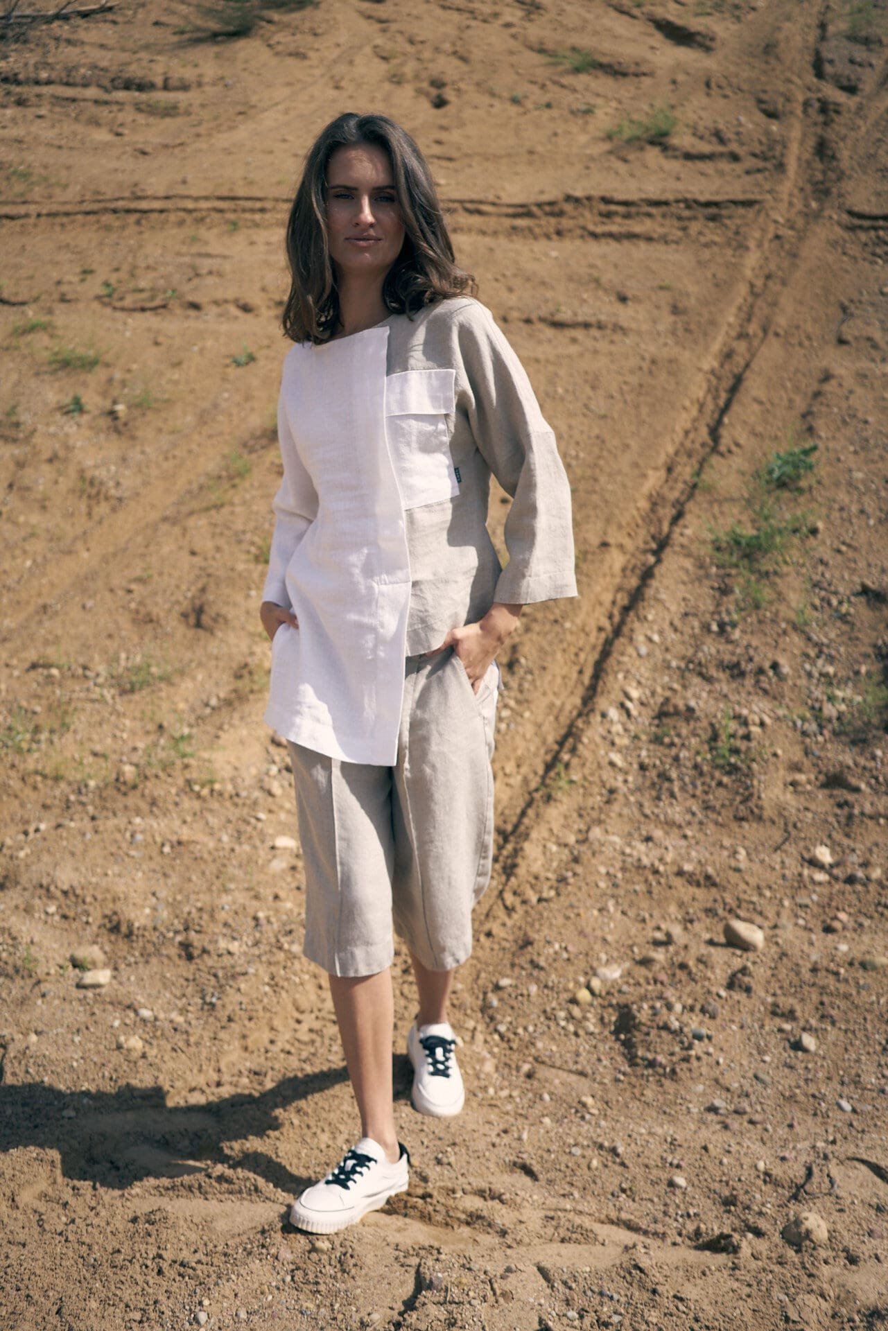 Dviejų spalvų asimetrinė palaidinė