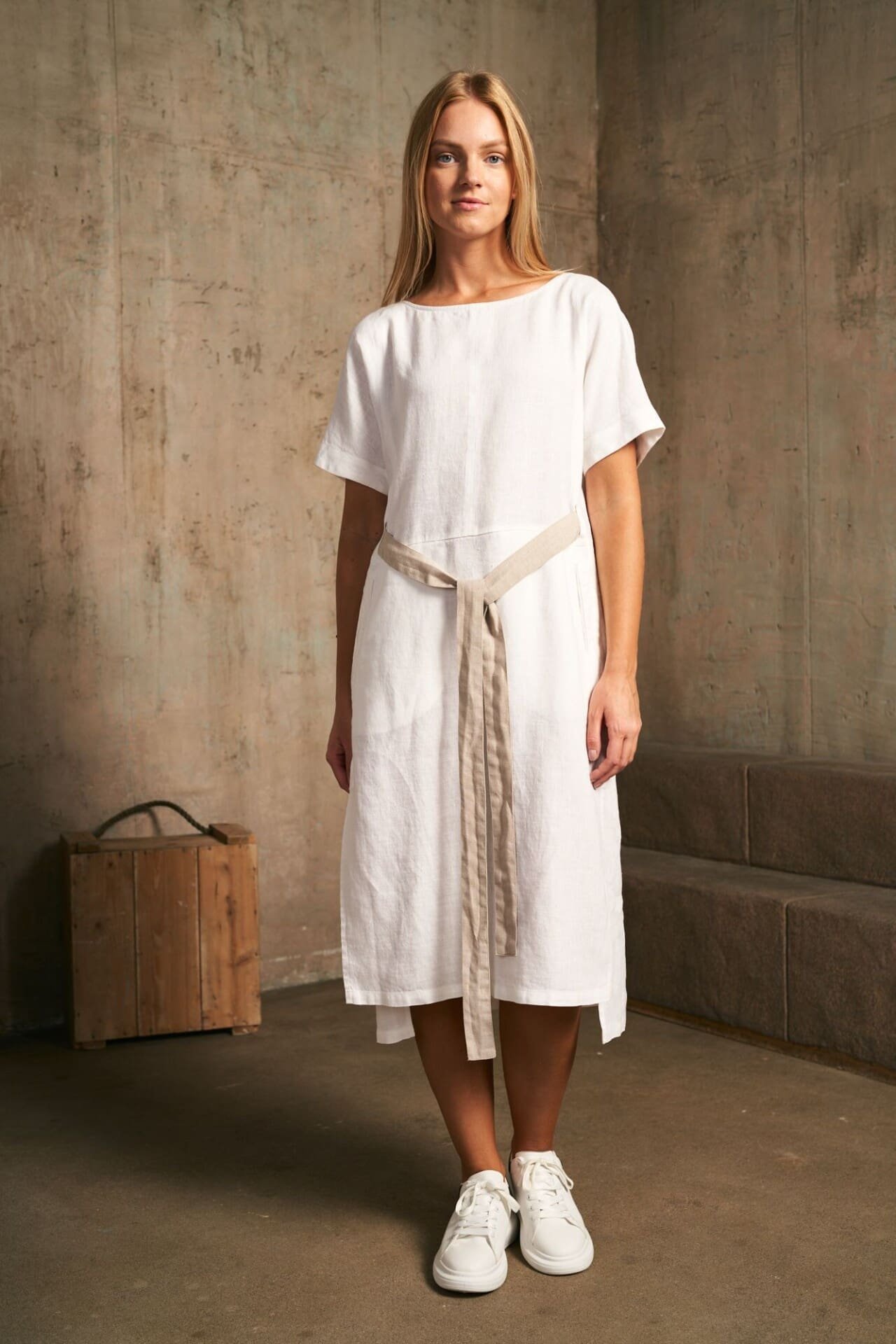 Balta lininė suknelė Citta