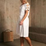 Balta išskirtinių pečių palaidinė