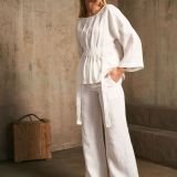 Juodos tiesaus silueto universalios lininės kelnės