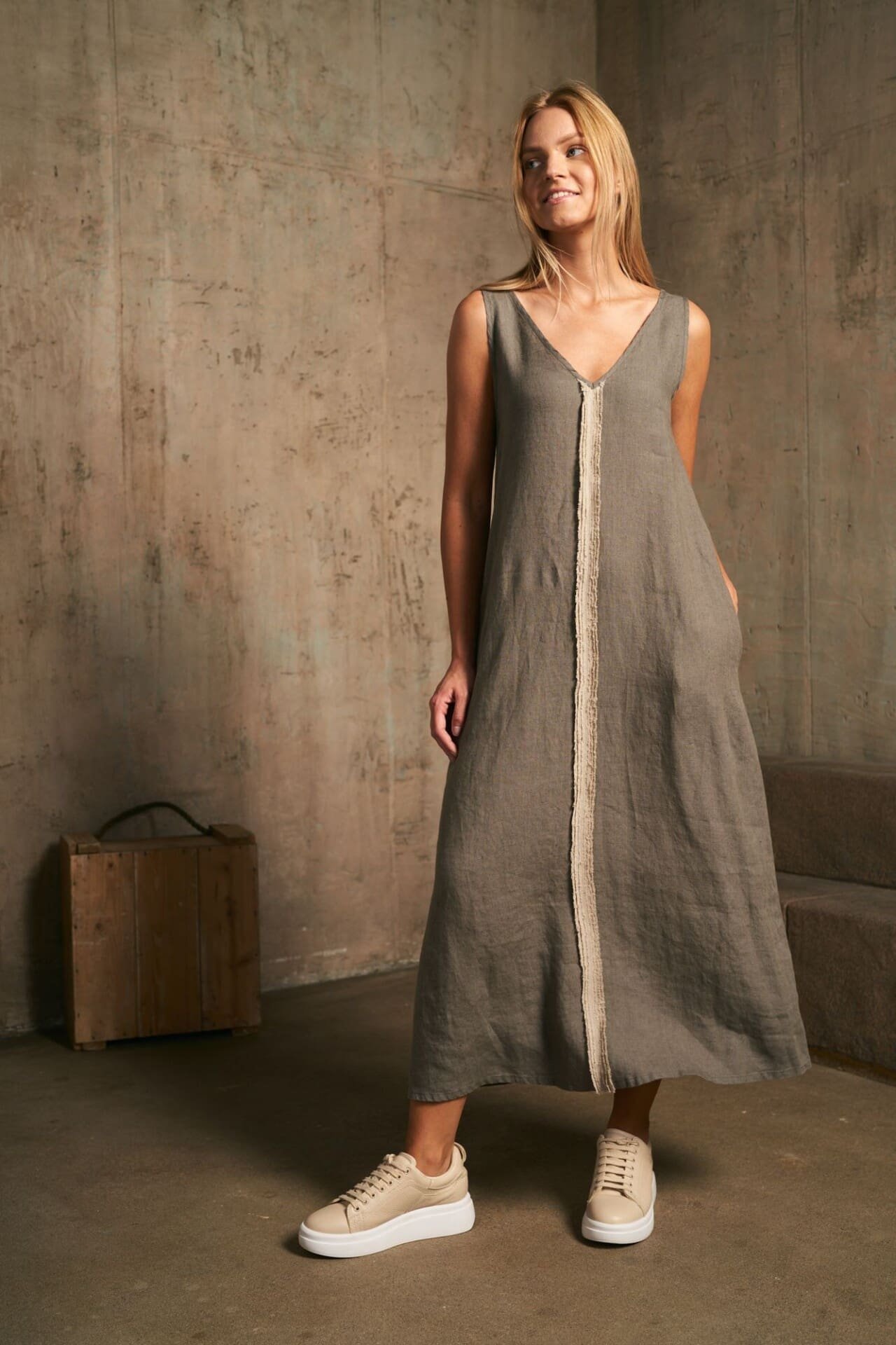 Shadow minimalistinė lininė suknelė