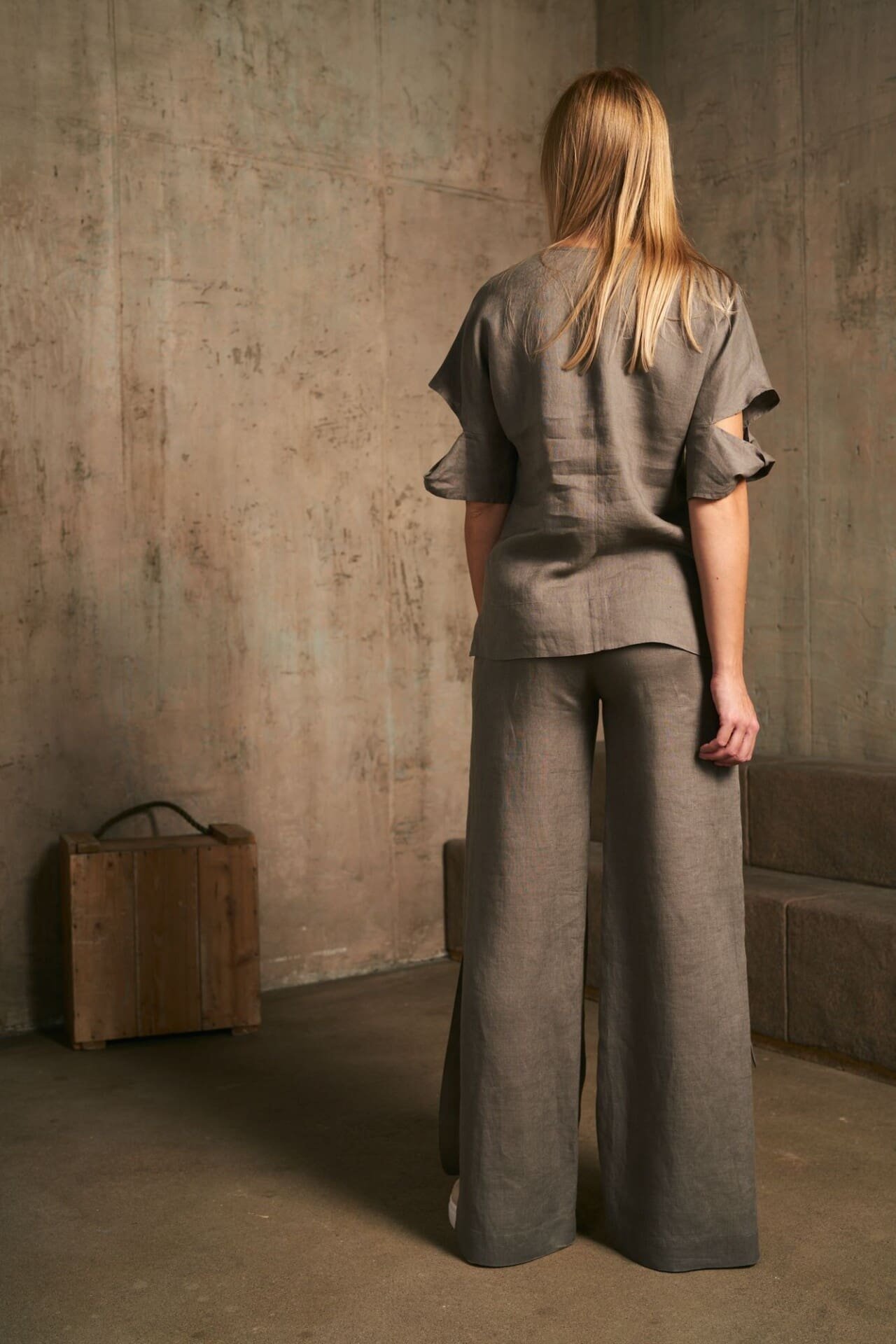 Shadow ilgos kelnės su skeltukais