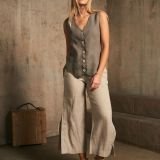 Trumpesnės kelnės su skeltuku