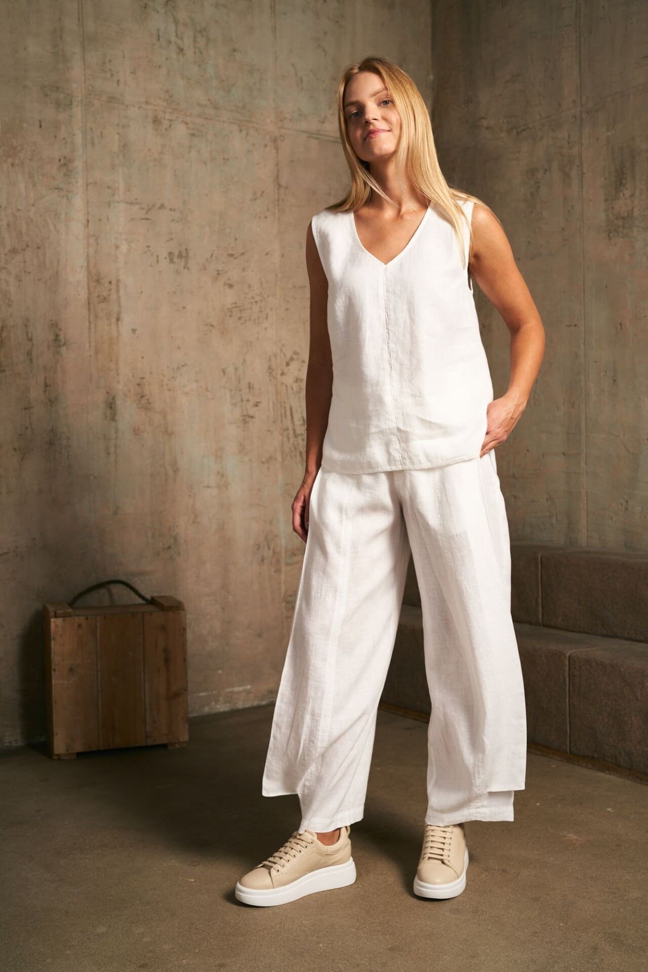 Balta lininė palaidinė