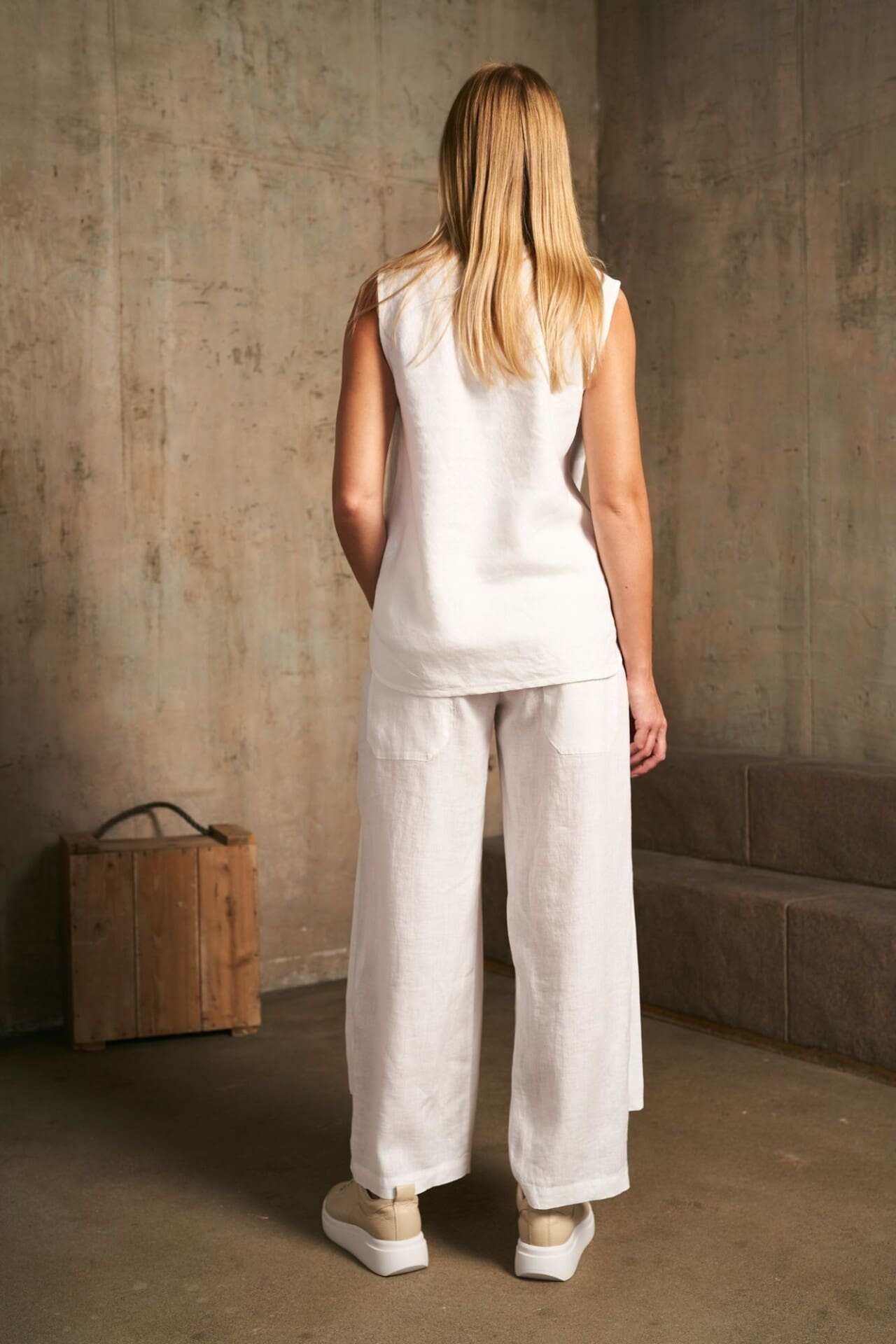 Balta lininė palaidinė