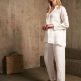 V kaklo lininė palaidinė