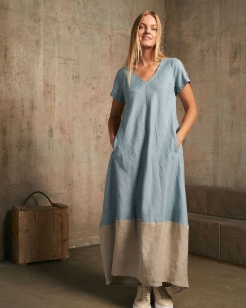 Melsva ilgėjanti lininė suknelė