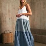 Trijų spalvų platėjanti lininė suknelė