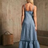 Melsva ilga įliemenuota romantiška suknelė