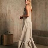 Ilga įliemenuota romantiška suknelė