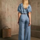 Žydra trumpa palaidinukė