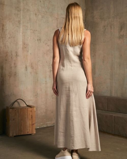 Balta midi ilgio suknelė – sarafanas