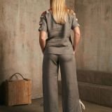 Juoda išskirtinių pečių palaidinė