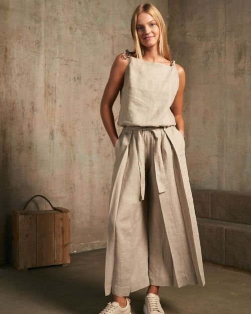 Stilingas lininis kombinezonas