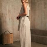 Stilingas lininis kombinezonas