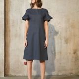 Trumpa suknelė su raukiniais