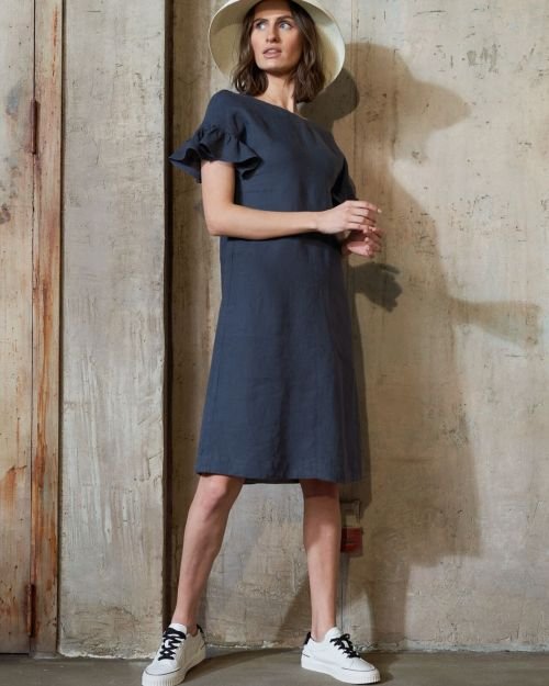 Trumpa suknelė su raukiniais