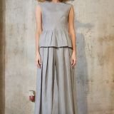 Pilkos lininės kelnės su klostėmis