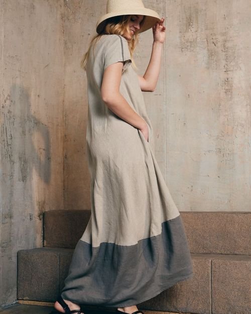 Dviejų spalvų ilgėjanti lininė suknelė