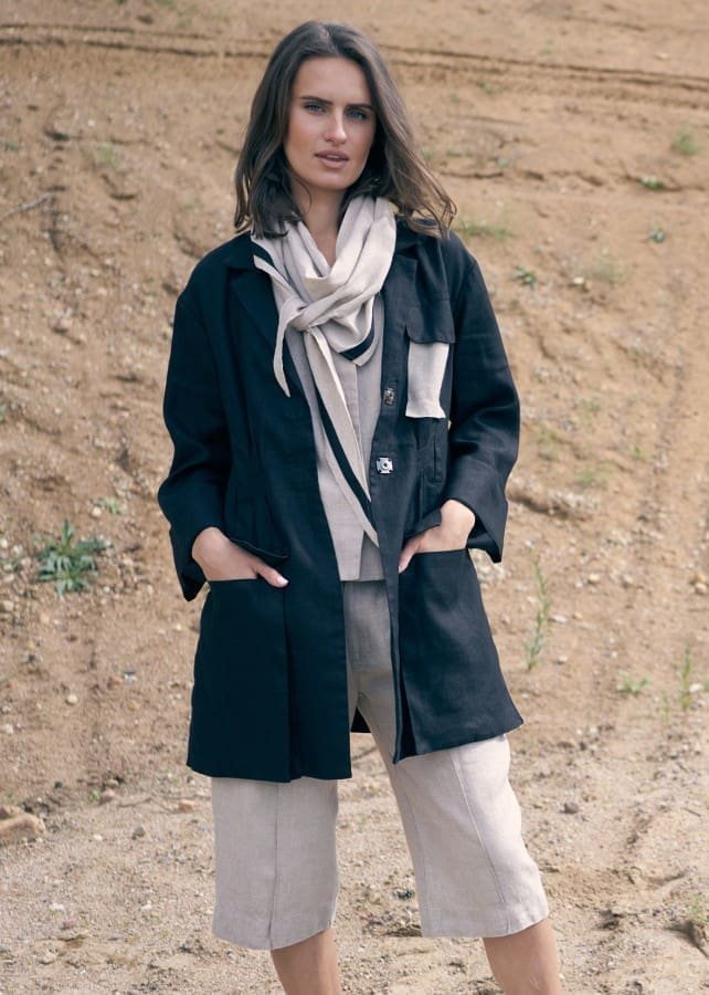 Juodas lininis švarkas