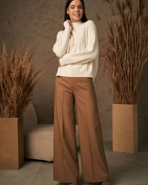 Baltas kašmyro megztukas