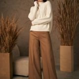 Baltas kašmyro megztukas