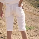 Pusilgiai lininiai šortai