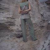 Žalsvos lininės kelnės