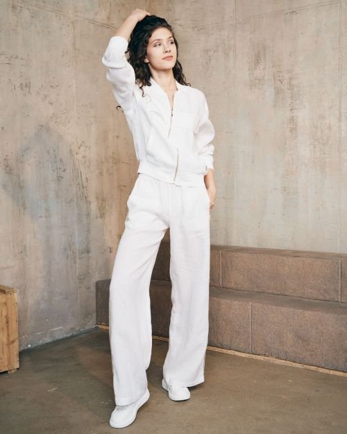 Baltos tiesaus silueto lininės kelnės su juostele