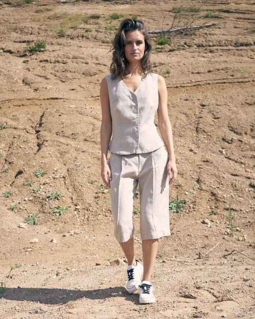 Tiesūs ilgesni lininiai šortai