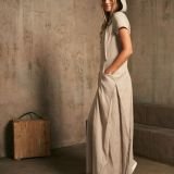 Įliemenuota ilga lininė suknelė