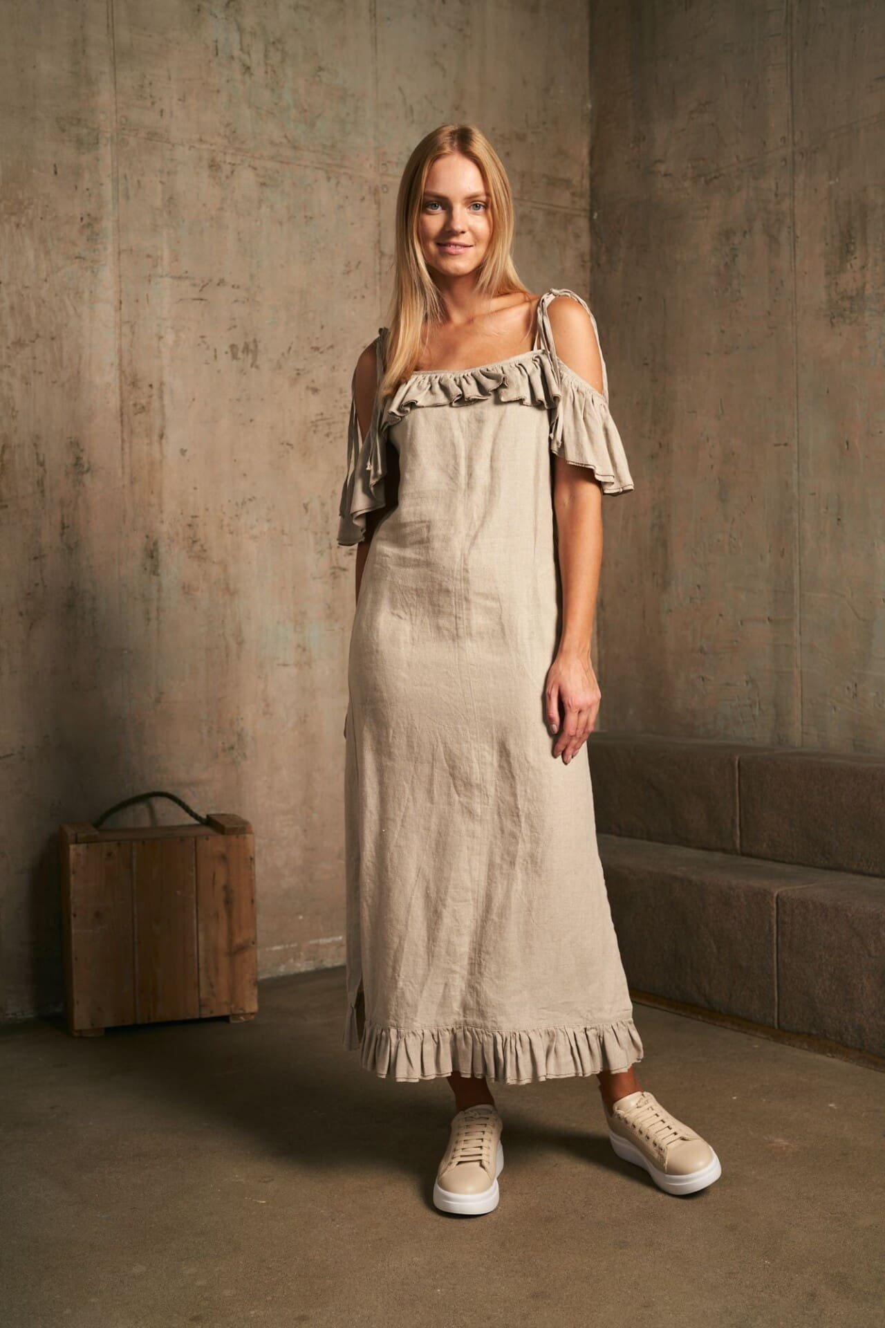 Midi ilgio lininė suknelė su raukiniais