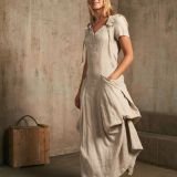 Įliemenuota ilga lininė suknelė
