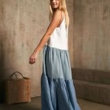 Trijų spalvų platėjanti lininė suknelė